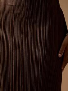 MISSGUIDED 优雅褶皱缎面长裙及地晚礼服吊带甜心领口镂空褶饰紧身派对婚礼宾客秋季正式礼服 - 棕色 - 查看 3