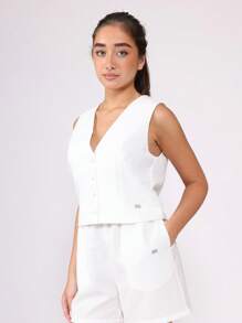 SUMWON Minimalistischer Knopfvorderseiten Weste Zwei-Teiler Sommer Set mit maßgeschneiderten Shorts, Strand Resort Urlaubsmode, lässiges Wochenend Co-Ord - Weiss - Übersicht 4