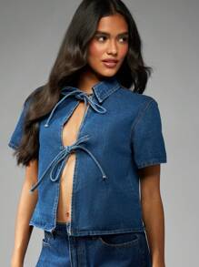 MISSGUIDED 系带牛仔短款衬衫现代西部风纽扣领衬衫独立夏季休闲节日 Y2K 时尚镂空设计短袖 - 藍色 - 查看 1