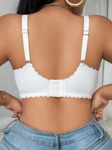 SHEIN Fashionable Minimalist Solid Color Comfy Seamless Lace Patchwork Wireless Wide Strap Pullover Ruffle Trim Thin Padded Plus Size Women Bra - White - View 4