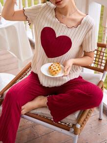 SHEIN 心形刺绣短袖和裤子休闲女士睡衣套装 - 彩色 - 查看 1