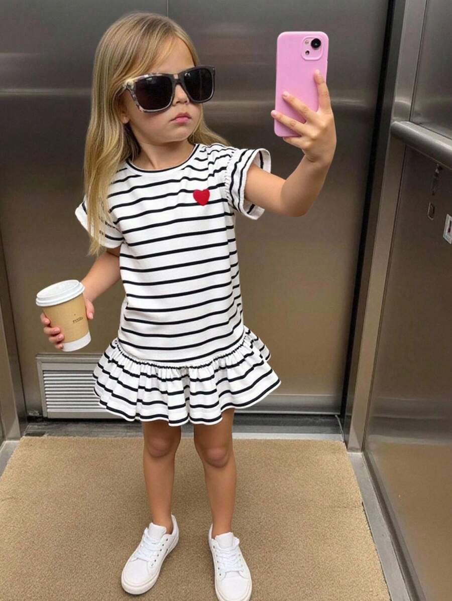 SHEIN Baby Girl Cute Valentine's Day Striped Heart Pattern Knitted Short Sleeve Dress, Spring/Summer - Black and White - View 1