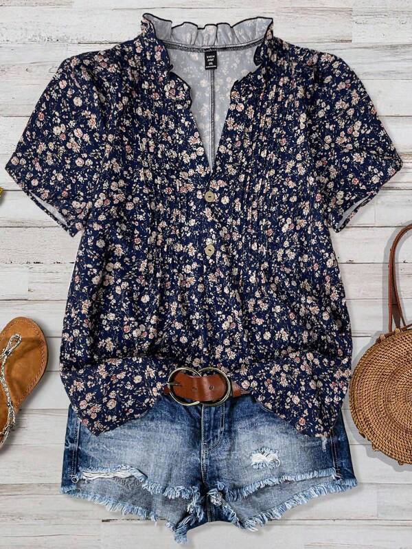Franclia Plus Size Ditsy Floral Short Sleeve Casual Vacation Shirt