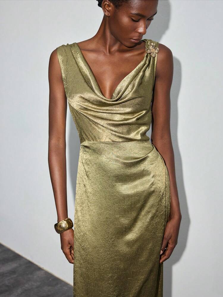 SHEIN Maija 세련된 핏의 롱 우븐 골드 드레스, 반투명 플레인 디자인 새틴 골드 드레스, 깊은 V넥 골드 드레스, 가을 여성, 크리스마스, 우아한 파티 골드 드레스