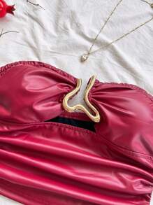 Soleia 女士露背镂空金属扣装饰修身短款上衣，适合派对、约会、下午茶、波西米亚风、浪漫花卉、度假