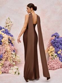 SHEIN Belle Gaun Bridesmaid Model Fishtail Pas Badan dengan Hiasan Pita Matte Chiffon Romantis Elegan, Model Bahu Terbuka, dan Potongan Bandeau. - Coklat - View 4