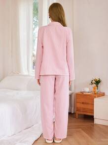 SHEIN 女士休闲粉色翻领长袖条纹口袋细节纽扣上衣和裤子睡衣套装，秋冬舒适优雅服饰 - 粉色 - 查看 2