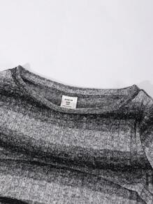 适合青春期女孩的 3 件套服装：喇叭袖格子短款针织罩衫、纯色背心和实用工装裤 - 休闲街头风格