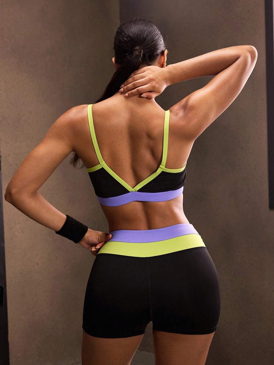 Powerista 女士拼色吊带背心和短裤运动服套装 女士健身套装