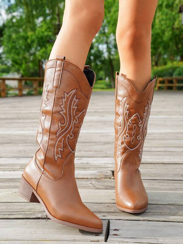Styleloop Nieuwe geborduurde westernlaarzen voor dames, modieuze gepersonaliseerde geborduurde klassieke dikke hak, halfhoge lange laarzen