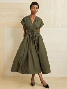 Aveloria Modichic 优雅宽肩配布腰带收腰宽松连衣裙 - 軍綠色 - 查看 5