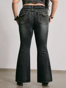 ROMWE Fairycore Jeans acampanados informales a la moda con desgaste y tachuelas con diseño de mariposa en tallas grandes - Azul - Ver 1