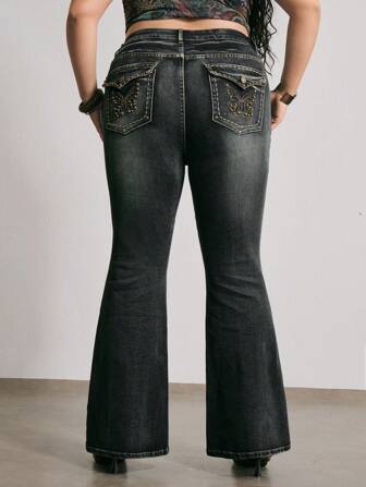 Fairycore Jeans évasés décontracté grande taille, déchirés avec papillons cloutés