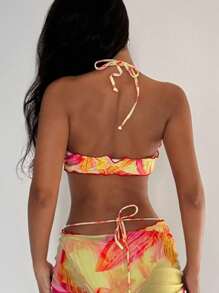 Swim Glamine 女式黄色花朵印花荷叶边露肩系带比基尼上衣，胸部精致 3D 花朵图案，优雅欧式沙滩泳装 - 彩色 - 查看 2