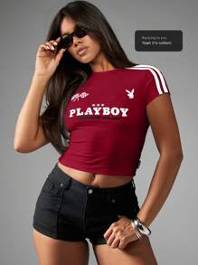Missguided x Playboy 賽車風運動嬰兒短版上衣，雙條紋袖口細節，修身圖案賽車俱樂部標誌，復古夏季音樂節賽車風 - 紅色 - 查看 8