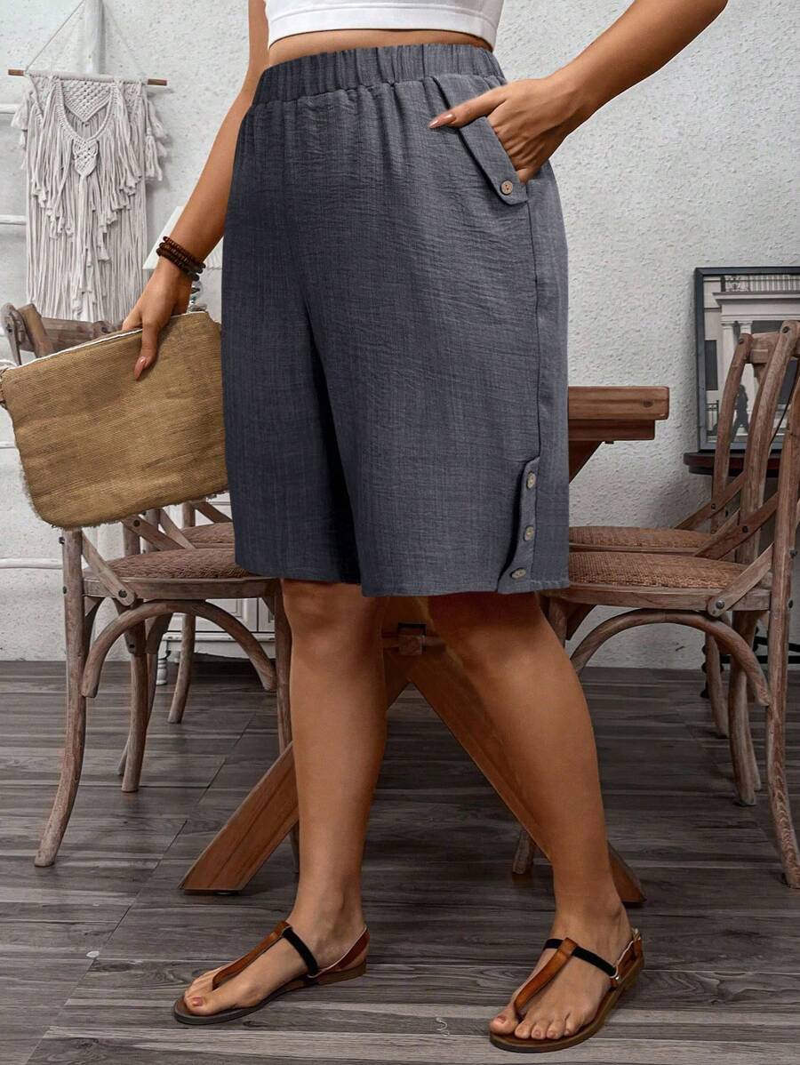 SHEIN LUNE 大码女式法式休闲度假通勤纯色纽扣装饰口袋百慕大短裤