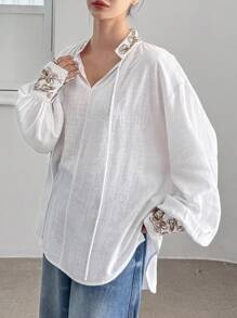 DAZY Blusa de mujer de manga larga con bordado floral, estilo bohemio, casual y suelto, para resort, con cuello alto y cordón, ropa casual de trabajo para mujer