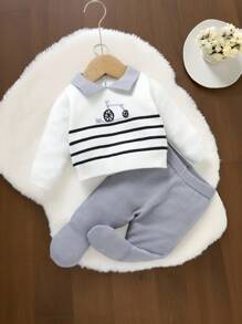 SHEIN 新生婴儿条纹毛衣套装，0-9 个月，休闲时尚风格，黑白灰色，开领，裆部按扣，领子，自行车印花，长袖针织毛衣和裤子 2 件套，柔软舒适，适合日常、外出、旅行、度假、居家、托儿所、儿童玩耍 - 白色 - 查看 3