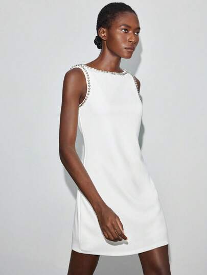 Maija 2025 都市休闲圆领无袖露肩紧身短裙，带珠饰设计，适合派对白色连衣裙白色水钻连衣裙女士白色连衣裙白色串珠连衣裙白色铆钉连衣裙白色迷你连衣裙派对