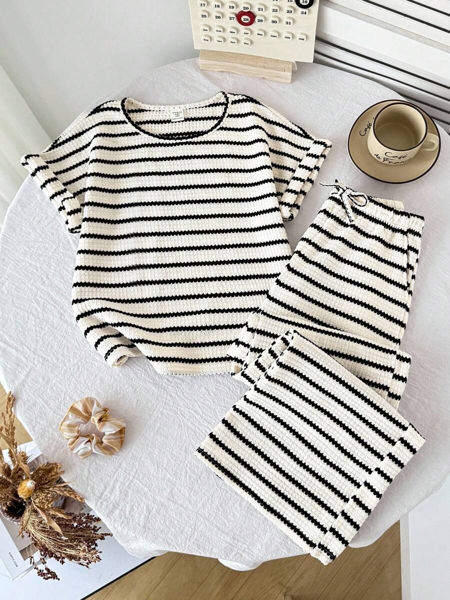SHEIN Tween Girl Relaxed Casual Comfortable Round Neck Short Sleeve Striped T-Shirt And Pants Set - Black and White - View 1