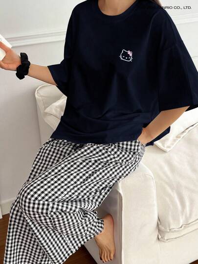 HELLO KITTY | DAZY 女士简约卡通印花装饰宽松 T 恤和格子宽松直筒裤两件套睡衣套装睡衣