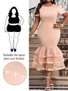 SHEIN Lady Vestido maxi con escote redondo, mangas cortas, decoración de pedrería y bajo con cola de pez para mujer plus size. Elegante para primavera, verano, otoño e invierno. Vestido elegante de punto con volantes y pedrería, para ocasiones como trabajo, boda, cóctel, San Valentín, Año Nuevo. Vestido ajustado con cola de pez, de talla grande, formal, para graduación o crucero.