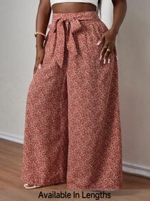 SHEIN PETITE CURVE Pantalones anchos casuales de talla grande con impresión todo sobre en color rojo óxido y detalle de retorcido para mujeres
