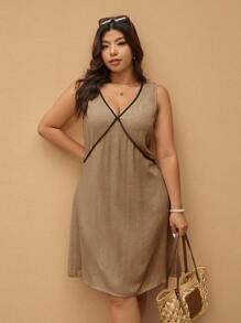 Elaquor 大码撞色V领无袖修身连衣裙 - 駝色 - 查看 3