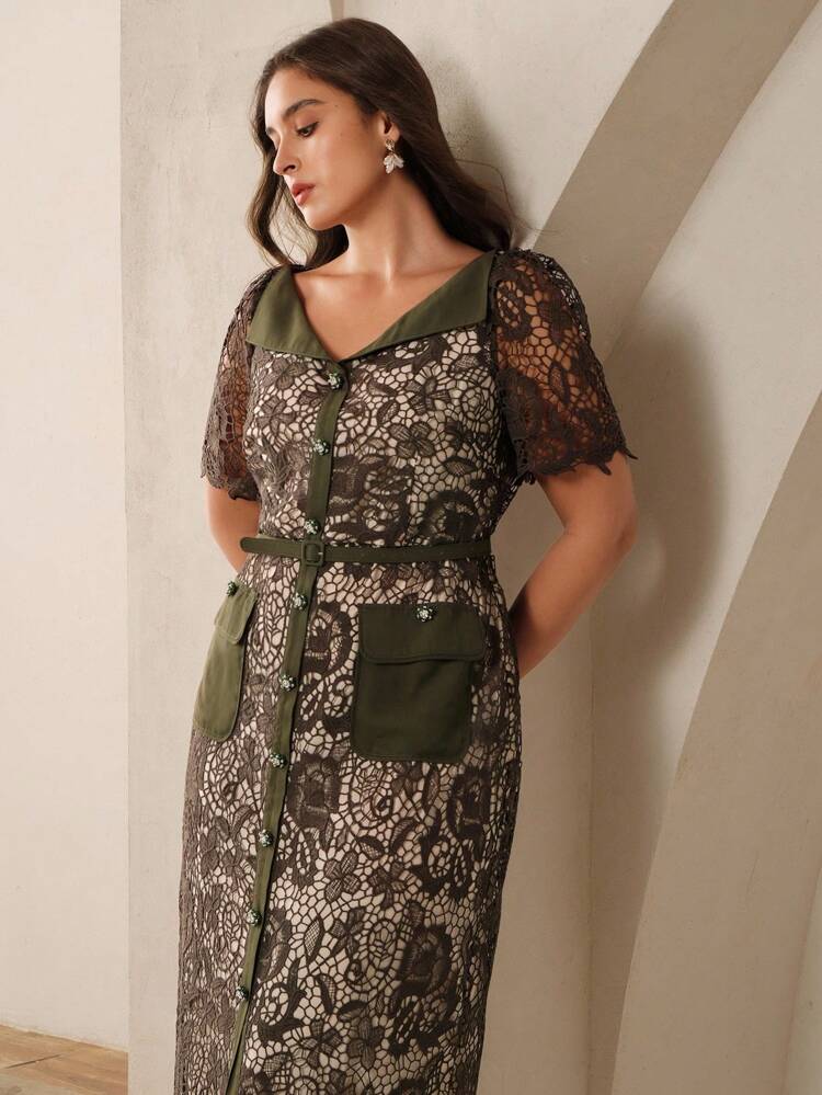 Sukienka damska w dużym rozmiarze z dekoltem w serek, ściągaczem w talii, krótkim rękawem i koronką o średniej długości