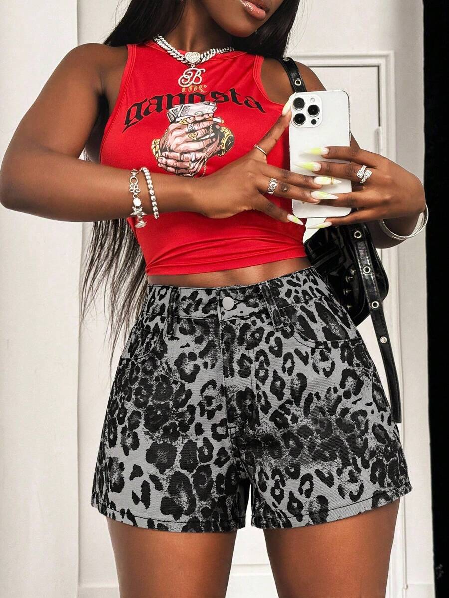 Slaydiva Women's Leopard Print Pocket Loose Relaxed Denim Shorts