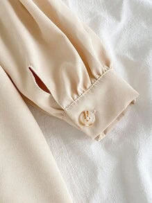Vintaside Kids Baby Girl This Long-Sleeved Jacket In Apricot Color For Spring And Autumn Is Simple, Casual, Elegant And Versatile. The Flower Embroidery Pattern On The Collar Adds A Atmosphere, And The False Pocket Design Is Simple And Unique. The Puffed Sleeves Are Cute And Playful. Made Of Woven Fabric, They Have A Loose Fit And Are Suitable For Daily Shopping, Participating In Small Activities In Kindergartens, Attending Parties, Etc