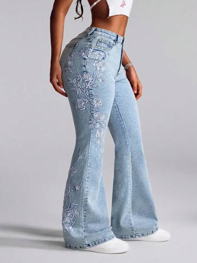 SHEIN Tall CURVE Plus Size Women Floral Embroidery Pocket Casual Flare Jeans