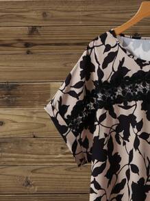 Lacomfia Chemise ample décontractée de grande taille avec imprimé floral aléatoire, manches chauve-souris, confortable et avec garniture en dentelle ajourée