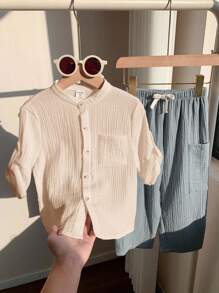 SHEIN LMoss Kids 2件套婴儿男女宝宝舒适休闲立领短袖衬衫上衣和长裤套装，适合室内、室外、日常穿着、运动、玩耍、聚会、拍照、度假、春夏穿着。男宝宝亚麻套装，中性婴儿服装。 - 彩色 - 查看 4