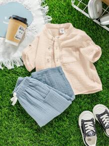 SHEIN LMoss Kids 2件套婴儿男女宝宝舒适休闲立领短袖衬衫上衣和长裤套装，适合室内、室外、日常穿着、运动、玩耍、聚会、拍照、度假、春夏穿着。男宝宝亚麻套装，中性婴儿服装。 - 彩色 - 查看 6