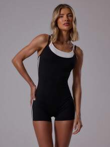 Musera Sport 运动双带条纹侧边修身超短连体裤，高腰撞色滚边修身短裤，适合运动健身、夏季室内网球俱乐部、健身房等场合穿着。 - 黑與白 - 查看 1