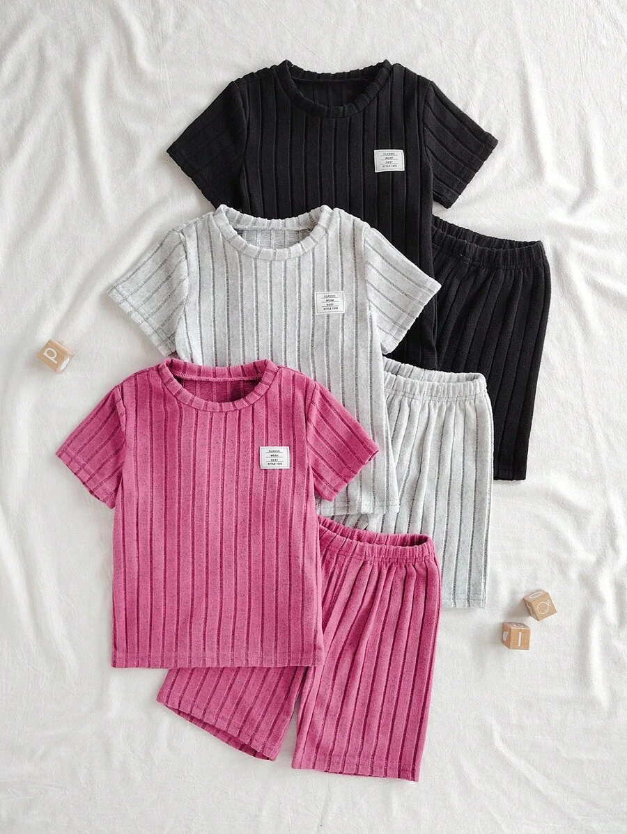 SHEIN 男童三件套字母贴花T恤和短裤 - 彩色 - 查看 1