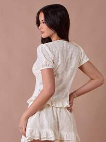 Enchnt 女式 V 领泡泡袖上衣，花卉刺绣和荷叶边下摆，时尚 - 白色 - 查看 7