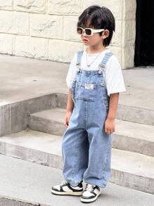 SHEIN Young Boy Fall And Winter Distressed Casual Everyday Style Korean Style Blue Denim Patch Decor Loose Fit Jeans Overalls Jumpsuit With Ankle Cuffs,For Boys Back To School And Streetwear Outfits, Kids Denim Jumpsuit, Kids Jeans Romper, Teenage Denim Overalls,Boy Kids Overalls - Light Wash - View 3