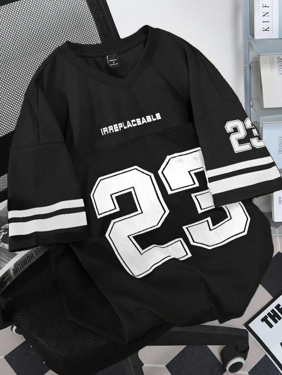 Manfinity Campus Court 男士休闲 V 领 T 恤，印有数字 23，年轻街头风格运动衫，图案 T 恤，图案 T 恤，趣味衬衫，超大夏季 - 黑色 - 查看 1