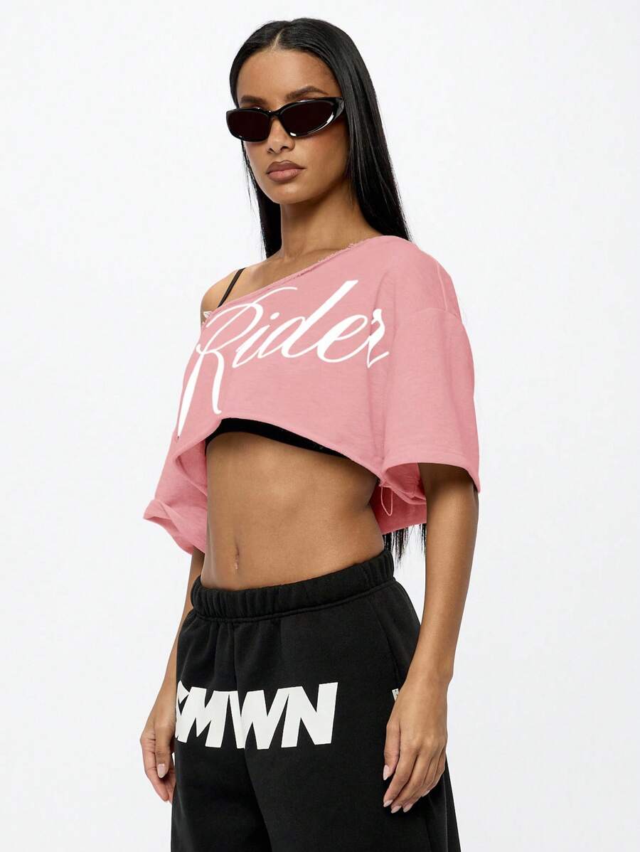 SUMWON WOMEN 加大码短款上衣 原始下摆 露肩 图案印花 夏季休闲街头时尚宣言 潮流引领者 审美 T 恤