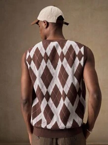AKNOTIC Business Casual Men's Brown & White Classic Plaid Diamond Pattern Knitted Vest, Casual Loose Fit Sleeveless Pullover Vest, Boyfriend & Teacher Gift, Soft Texture, For Fall Winter - Brown - View 7