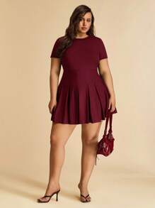 SHEIN BAE 大码女装、曲线服装、夏季海滩度假服装、约会、外出、音乐节、乡村音乐节、派对聚会、节日服装、演唱会服装、狂欢派对服装、节日服装、INS 风格服装、卡其色西装裤、办公室服装、通勤服装、工作服、短袖迷你连衣裙 - 酒紅色 - 查看 4