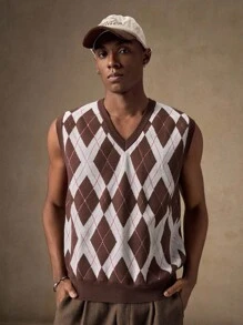 AKNOTIC Business Casual Men's Brown & White Classic Plaid Diamond Pattern Knitted Vest, Casual Loose Fit Sleeveless Pullover Vest, Boyfriend & Teacher Gift, Soft Texture, For Fall Winter - Brown - View 3