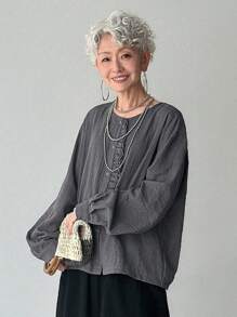 FRIFUL 女士宽松圆领长袖纯色深灰色前襟纽扣荷叶边后背褶裥设计休闲衬衫，适合正式和商务休闲场合的秋季上衣 - 灰色 - 查看 3