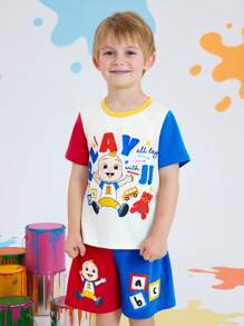 CoComelon X SHEIN 小男孩 2 件卡通可爱运动休闲风格蜡笔、玩具车、泰迪熊印花 T 恤和红蓝撞色字母印花短裤套装，适合春夏季和户外运动 - 藍色 - 查看 8