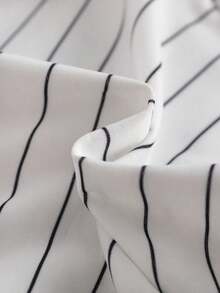 SHEIN Baby Girls' 3D Bow Decor Long Sleeve Sweatshirt. The 3D Bow Design Adds Endless Childlike Charm. Round Neck Style, Simple And Fashionable, Suitable For Outdoor Play, Home Leisure, Party Attendance And Various Occasions, Making The Baby The Little Focus In The Crowd And Displaying Lively And Adorable. - Black and White - View 4