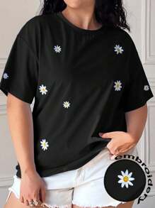 Solflare Plus Size Beach Vacation,Casual Daisy Embroidered Short Sleeve T-Shirt,Summer Spring Tops - Black - View 5
