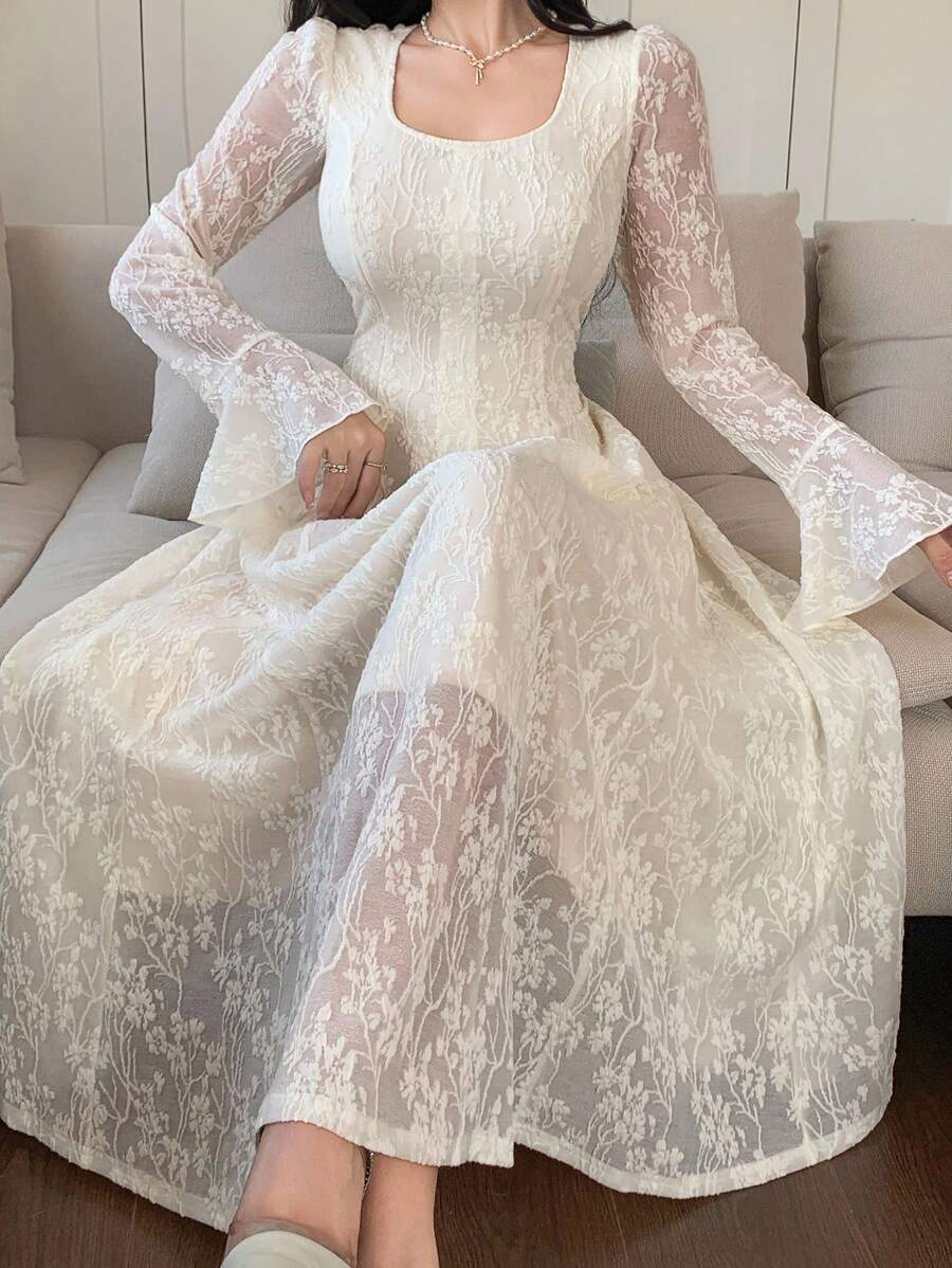 DAZY 女士方领花卉蕾丝喇叭袖优雅中长连衣裙 - 米色 - 查看 1