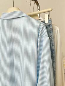 Elamini Áo sơ mi công sở dài tay in sọc có túi cài nút phía trước - Màu xanh lam - Xem 2